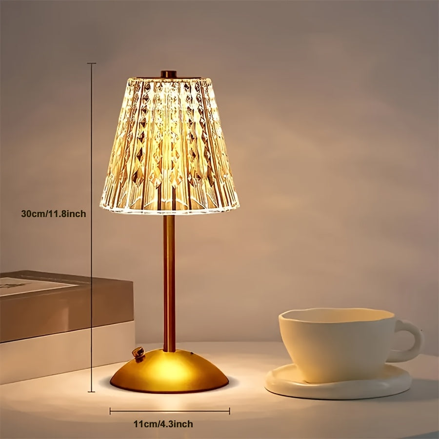 Bordslampa med fasetterad kupa