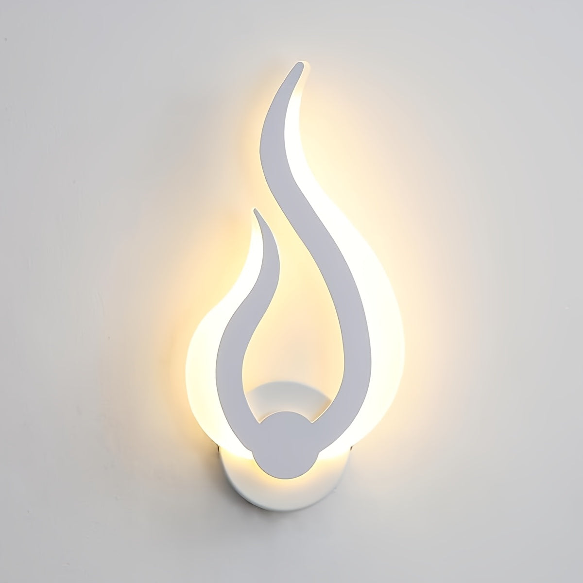 Vägglampa flamform