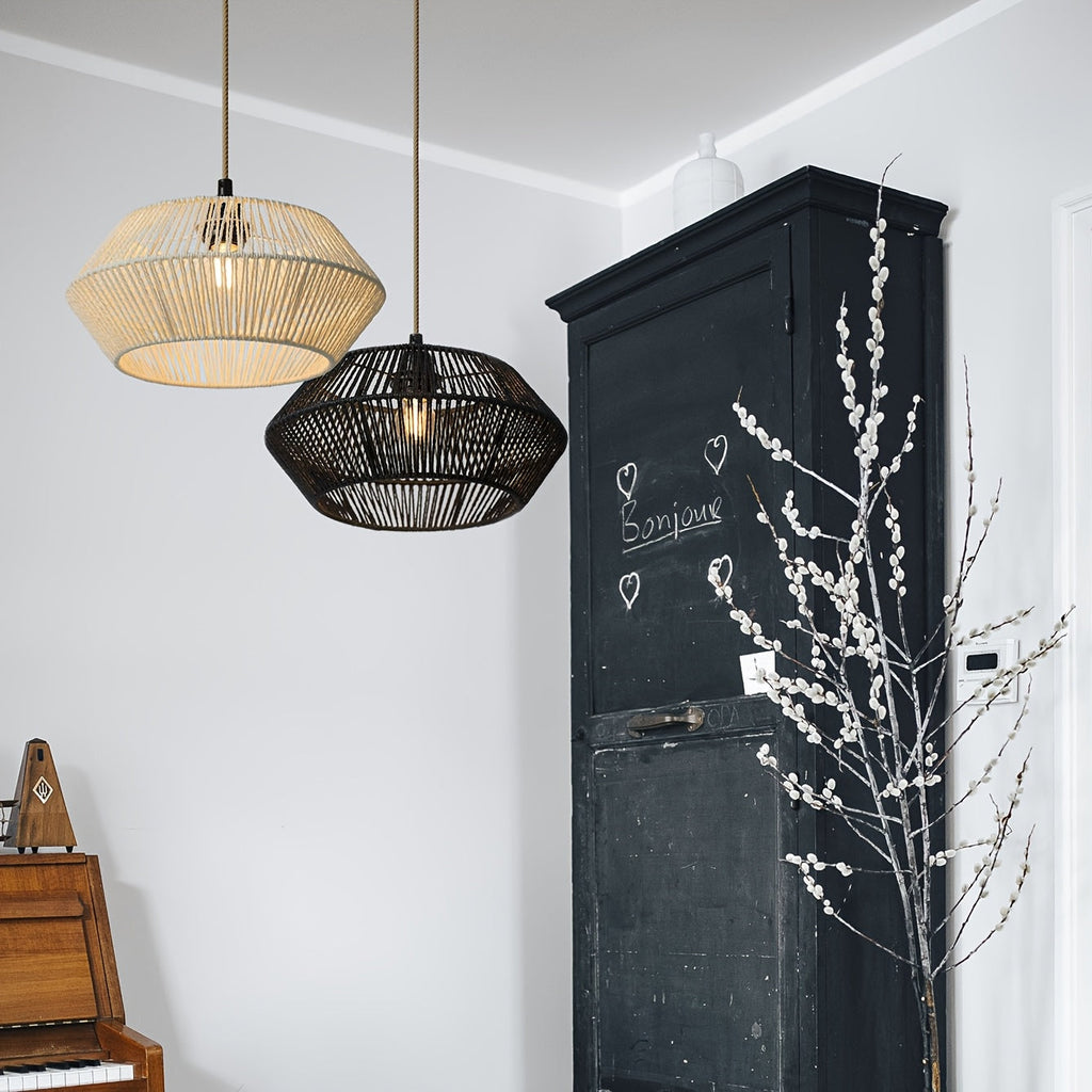 Lampskärm i flätat pappersrep