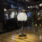 Bordslampa i kristallform, laddningsbar