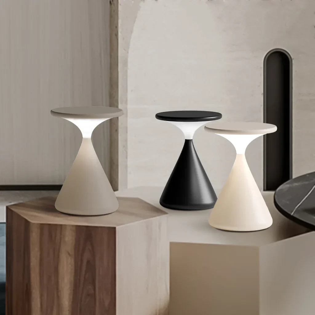 Sladdlös bordslampa i timglasform