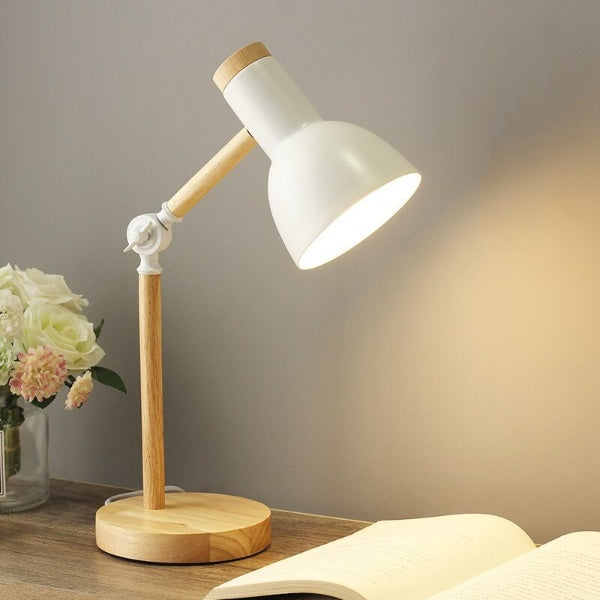 Skrivbordslampa i trä med LED