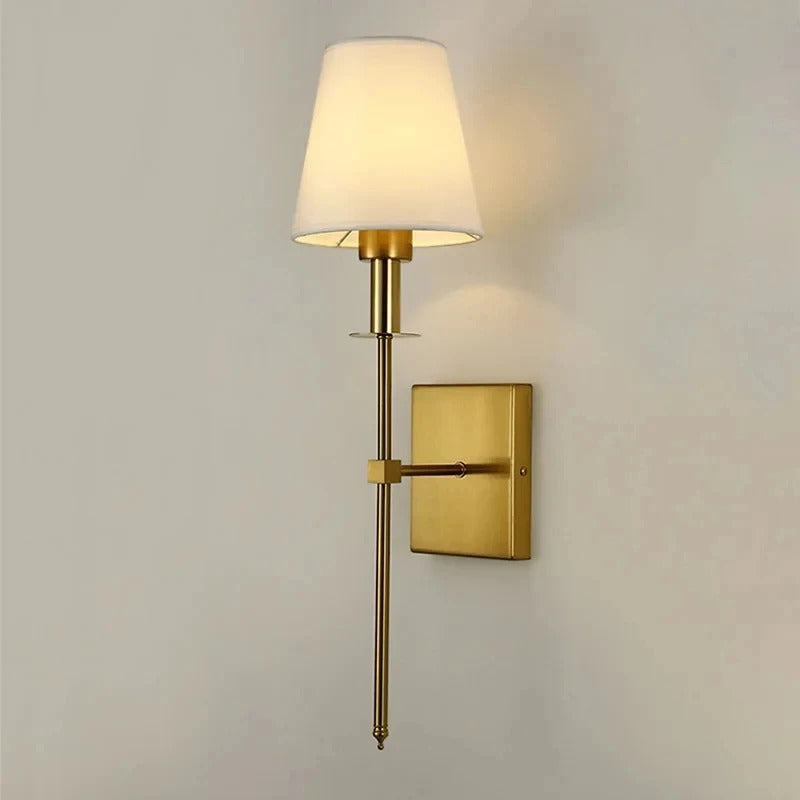 Vägglampa med tygskärm