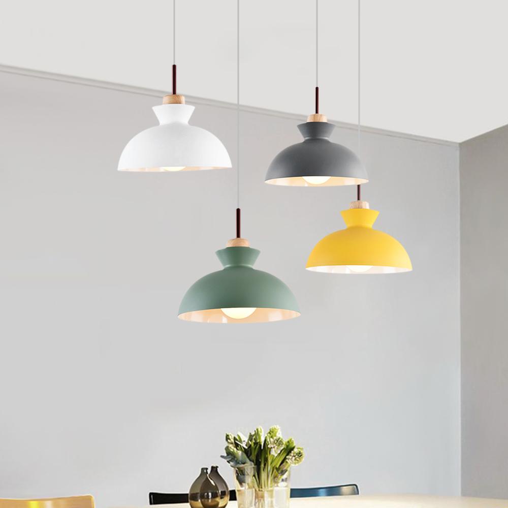 Kupolformad taklampa i metall
