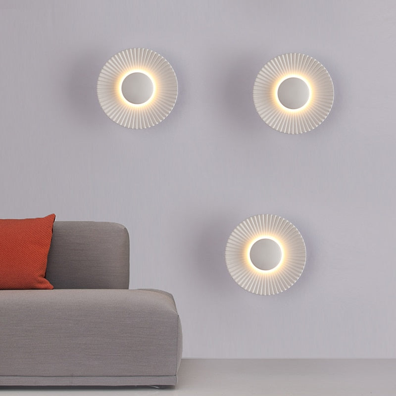 Vägglampa med solmotiv
