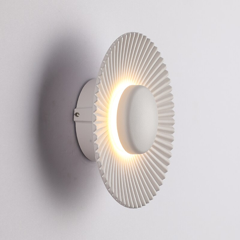 Vägglampa med solmotiv