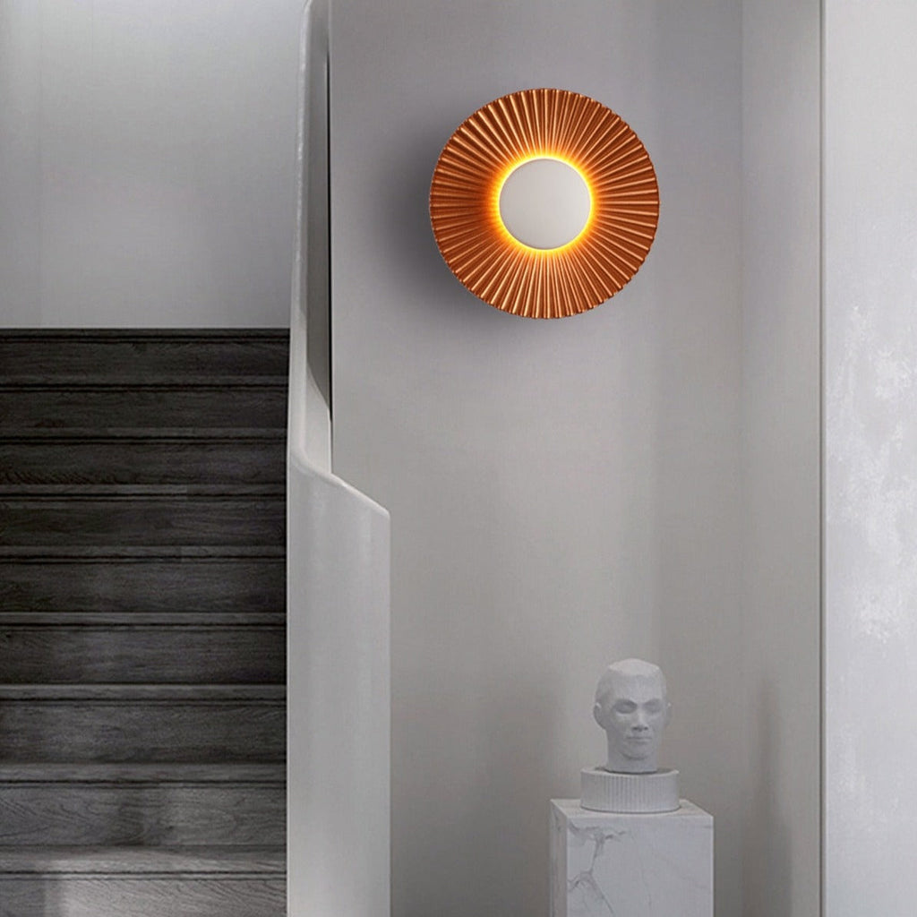 Vägglampa med solmotiv