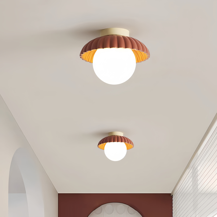 Plafond i järn med glasklot